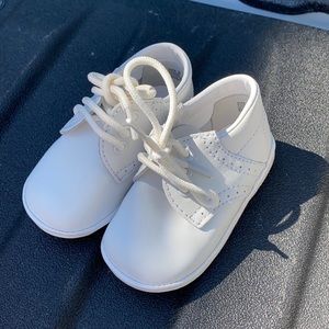 Angel shoes all white, size 2T